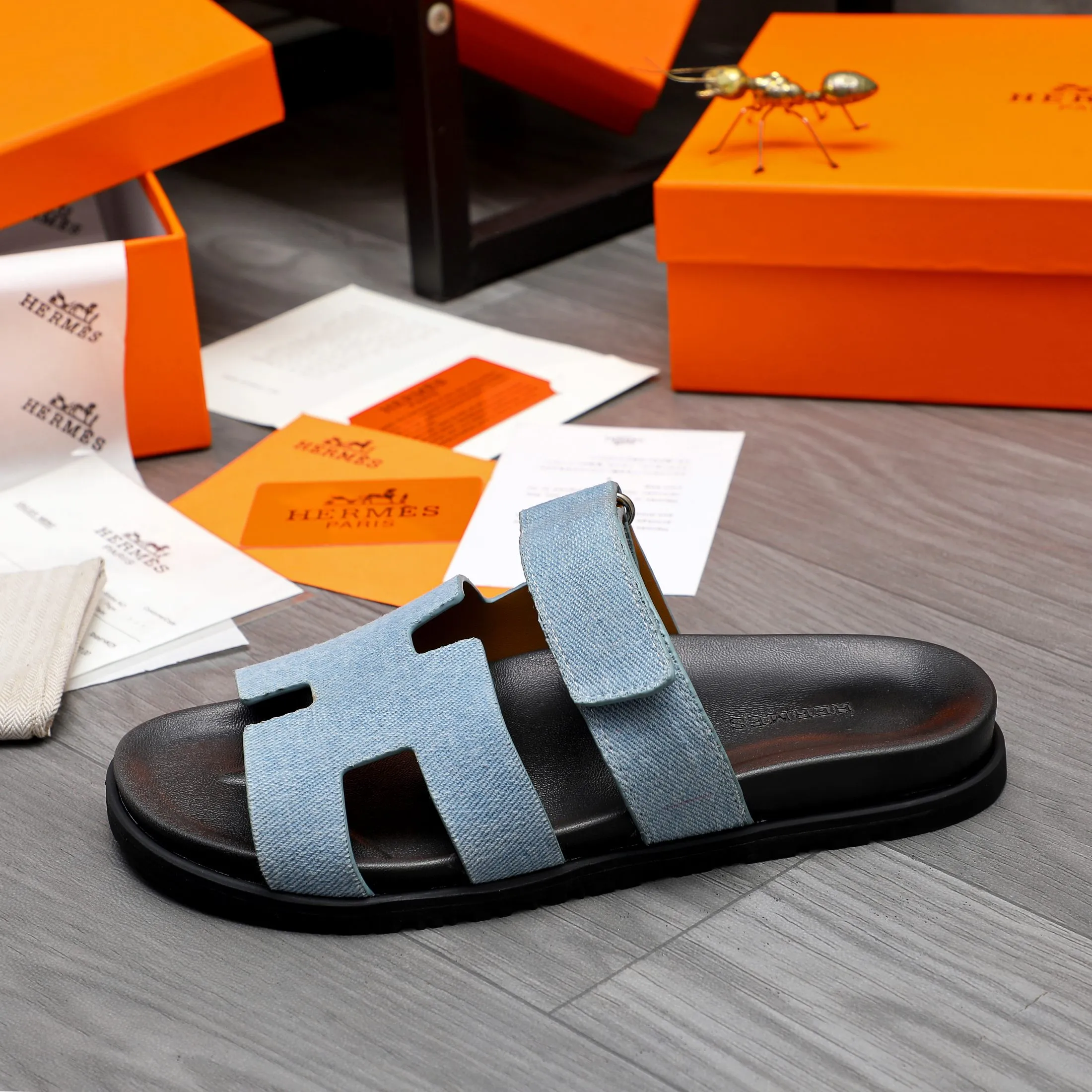 Men's shoes 💰340 Product trademark: Hermes "Hermes" Couple's slippers True size: 36-46 Product material: Selected denim breathable upper, microfiber lining, original outsole
